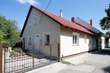 csaladihazak-eger-kapas-02.jpg