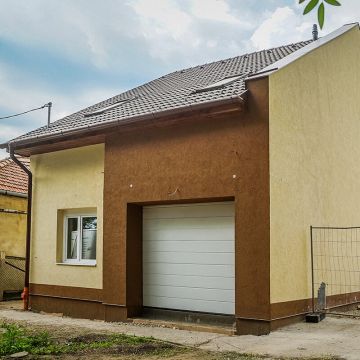 csaladihazak-eger-kapas-03.jpg